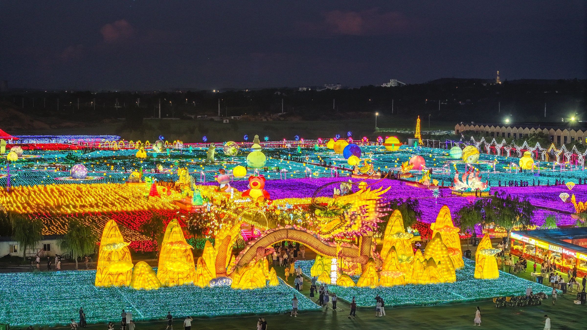 花灯夜景惹人醉
